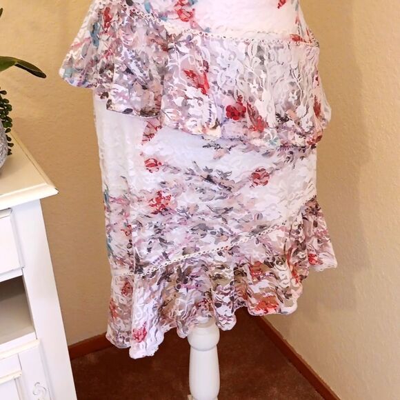 Bebe Lace Dress with Blue and Deep Pink Accents. Asymmeyric. Asian Inspired.Lace - Picture 3 of 11